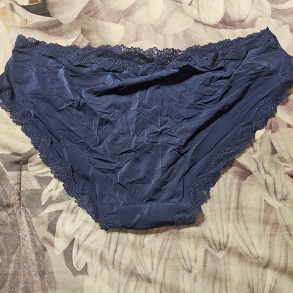 Victoria's Secret panties size L dark blue. - Picture 2 of 5